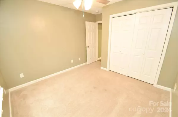 2405 Bayleigh DR, Vale, NC 28168