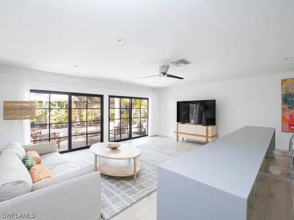 911 S Yachtsman DR, Sanibel, FL 33957