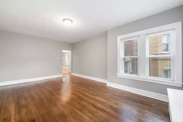 6435 N Leavitt Street, Chicago, IL 60645