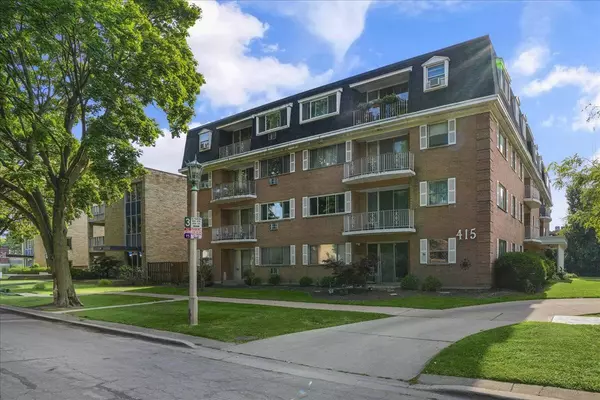 415 Wesley Avenue #44, Oak Park, IL 60302