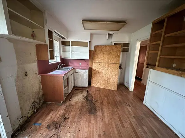 2409 Barnes Bridge Road, Dallas, TX 75228