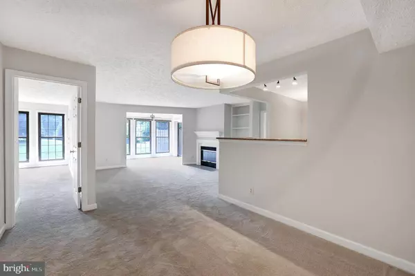 12005 RIDGE KNOLL DR #408A, Fairfax, VA 22033