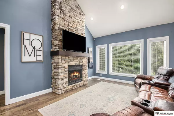 16504 Heather Street, Omaha, NE 68136