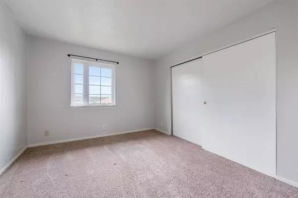 1512 21st Avenue Pl, Coralville, IA 52241