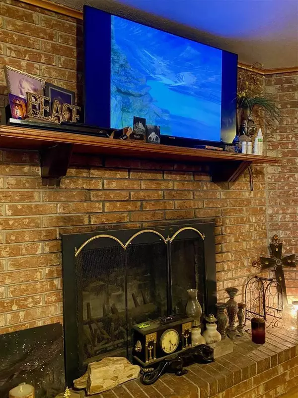 9740 E 1880 Rd, Comanche, OK 73529