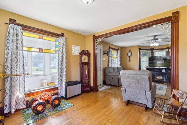 206 S Linn Street, Shannon, IL 61078