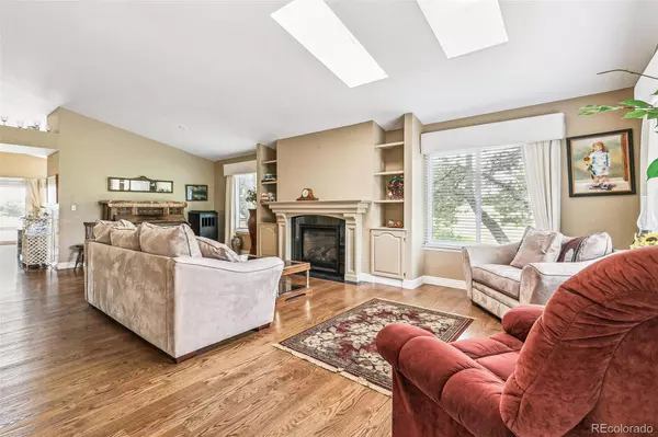 16 Canongate LN, Highlands Ranch, CO 80130