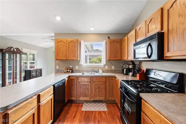 6299 Greenview TRL, North Ridgeville, OH 44039