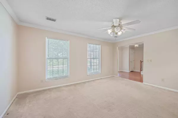 109 Carter Dr, Goose Creek, SC 29445