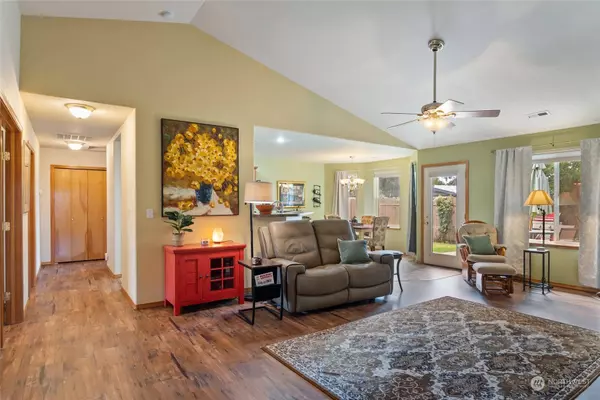 47 NE Mulberry CT, College Place, WA 99324