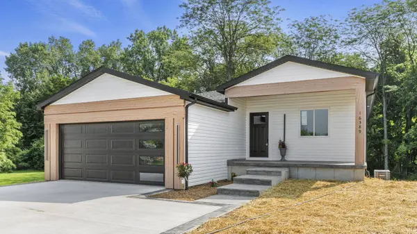 16389 Hawk Ridge Court, Harlan, IN 46743