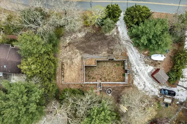 55 Quaker Run, Mashpee, MA 02649