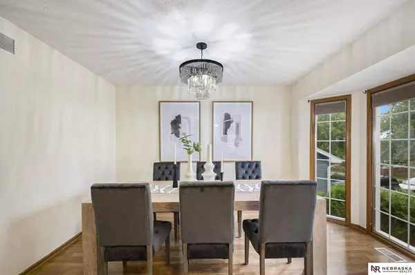 2515 N 150th Avenue, Omaha, NE 68116