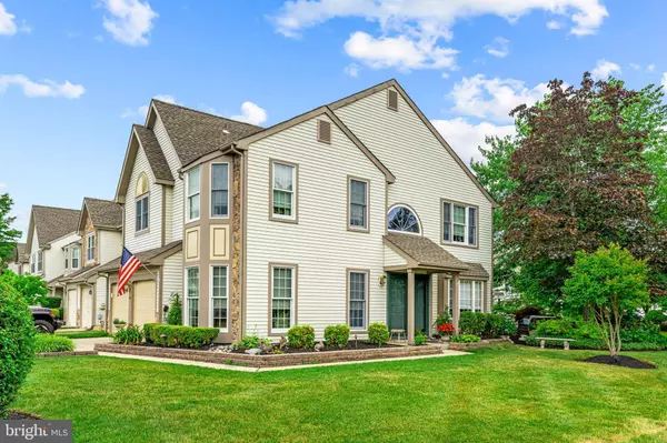 48 SANDHURST DR, Mount Laurel, NJ 08054