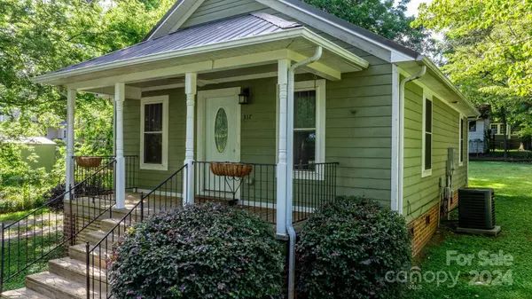 317 W Pine ST, Lincolnton, NC 28092
