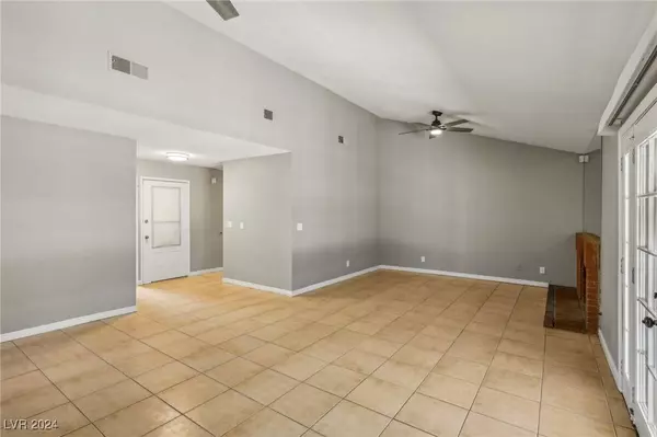 3925 E Reno Avenue, Las Vegas, NV 89120