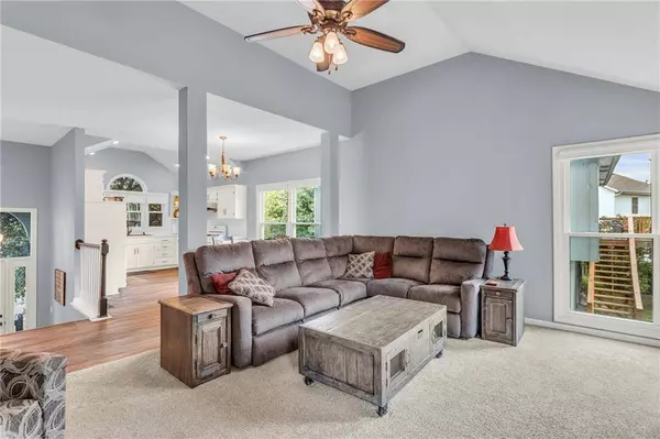 14888 S Summit ST, Olathe, KS 66062