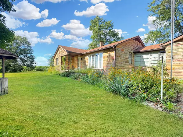 1612 S Highland DR, Franklin, IN 46131