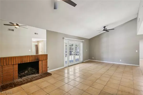 3925 E Reno Avenue, Las Vegas, NV 89120