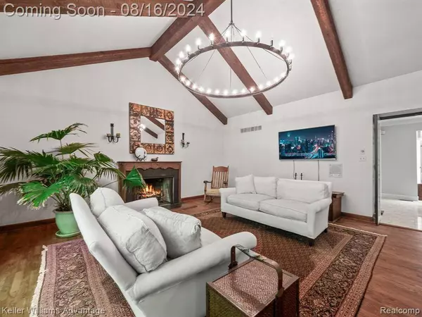 21603 Beauford Lane, Northville, MI 48167