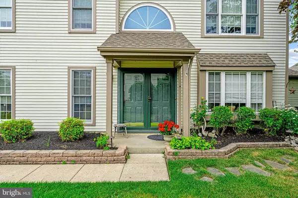 48 SANDHURST DR, Mount Laurel, NJ 08054