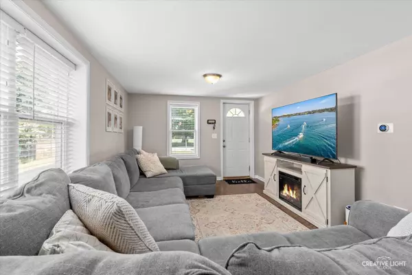 1443 Wermes AVE, Aurora, IL 60505