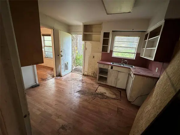 2409 Barnes Bridge Road, Dallas, TX 75228