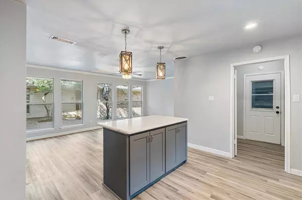 1902 Yorkstown Drive, Ennis, TX 75119