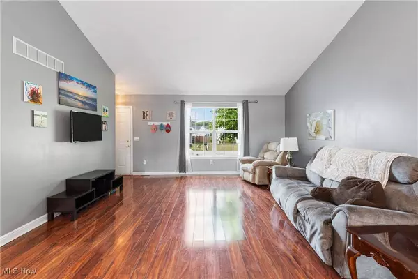 6299 Greenview TRL, North Ridgeville, OH 44039