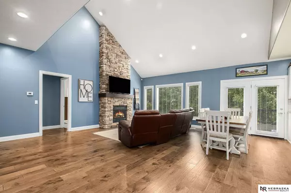 16504 Heather Street, Omaha, NE 68136