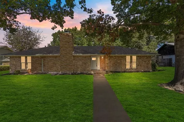 1902 Yorkstown Drive, Ennis, TX 75119