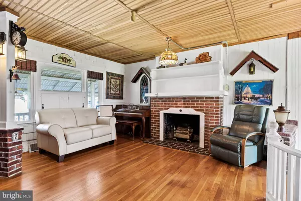 7 N 30TH ST, Camp Hill, PA 17011