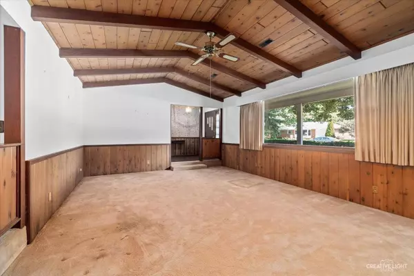 2258 Lowell ST, Aurora, IL 60506