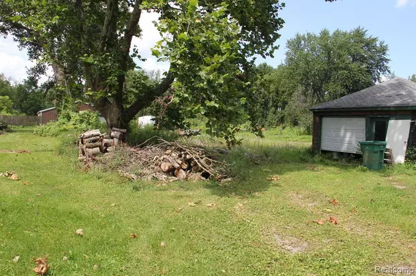 50741 NORTH Avenue, Macomb Twp, MI 48042