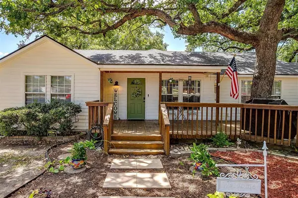 1412 E Bankhead Drive, Weatherford, TX 76086