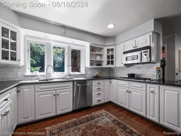 21603 Beauford Lane, Northville, MI 48167