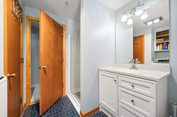 166 Great Neck Road, Waterford, CT 06385