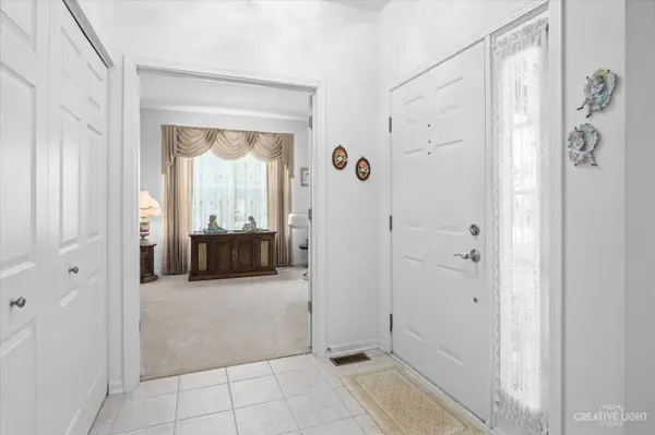 16007 Carillon Lakes CT, Crest Hill, IL 60403