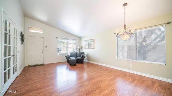 7251 W LOS GATOS Drive, Glendale, AZ 85310