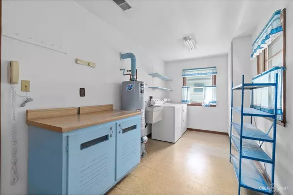 2258 Lowell ST, Aurora, IL 60506