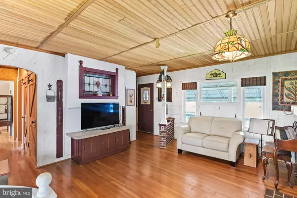 7 N 30TH ST, Camp Hill, PA 17011