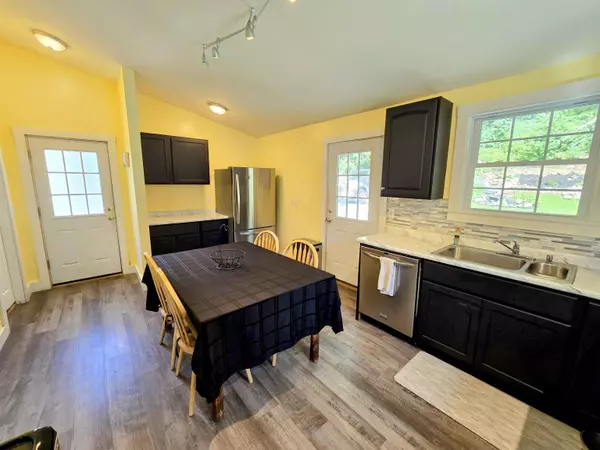 72 West ST, Proctor, VT 05765