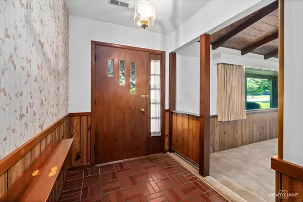 2258 Lowell ST, Aurora, IL 60506