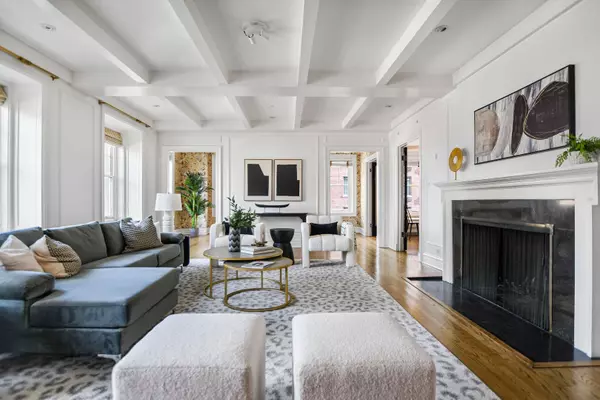 1255 N State Pkwy #8AC, Chicago, IL 60610