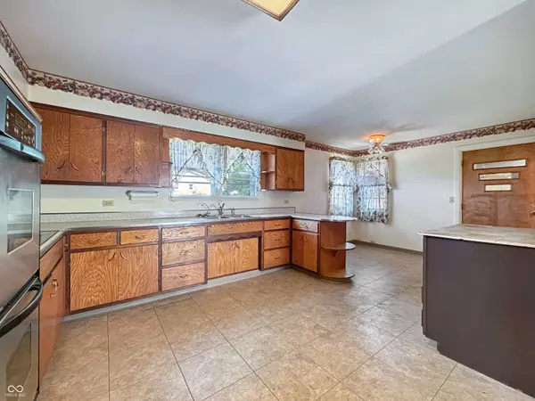 1612 S Highland DR, Franklin, IN 46131