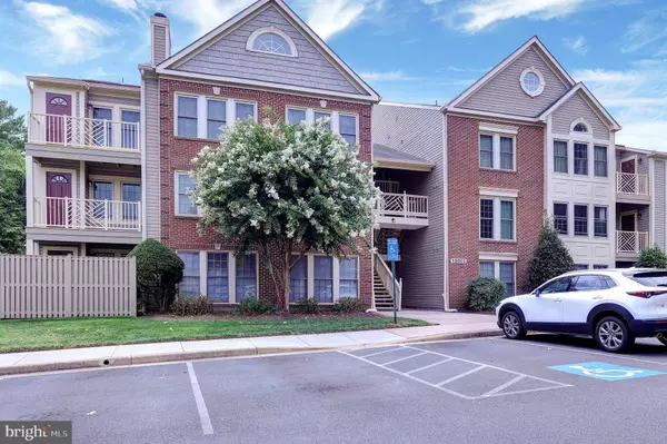 12005 RIDGE KNOLL DR #408A, Fairfax, VA 22033