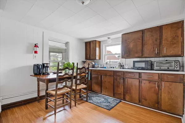 188 Oak ST, Lewiston, ME 04240