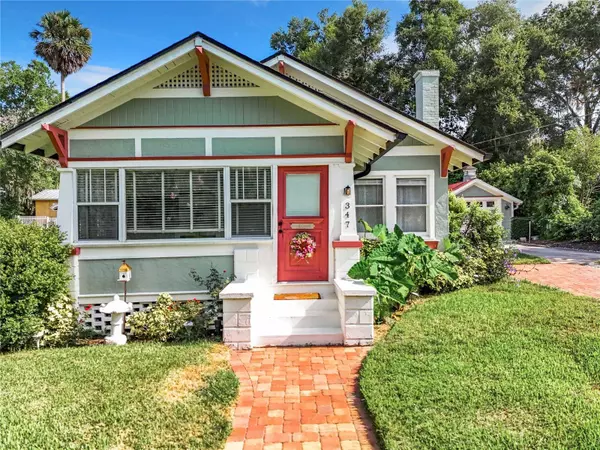 347 E 9TH AVE, Mount Dora, FL 32757