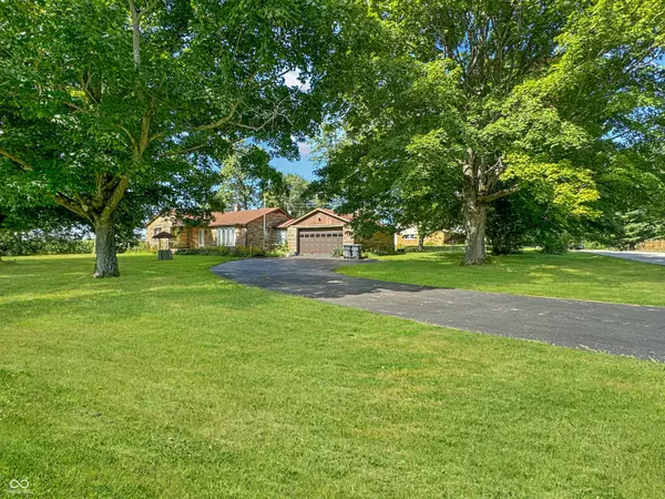 1612 S Highland DR, Franklin, IN 46131