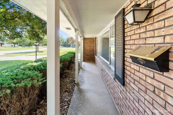 2258 Lowell ST, Aurora, IL 60506